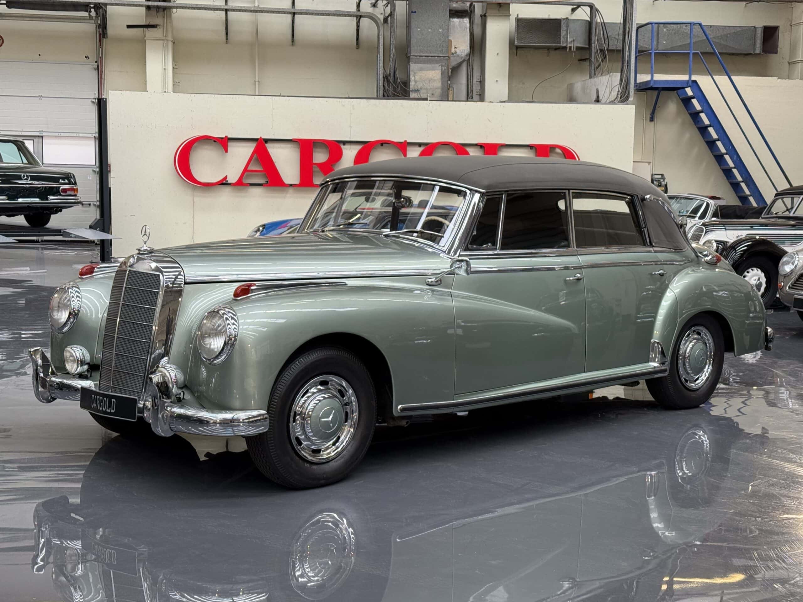 Mercedes-300-C-Cabriolet-D-green Bild von Mercedes 300 C Cabriolet D