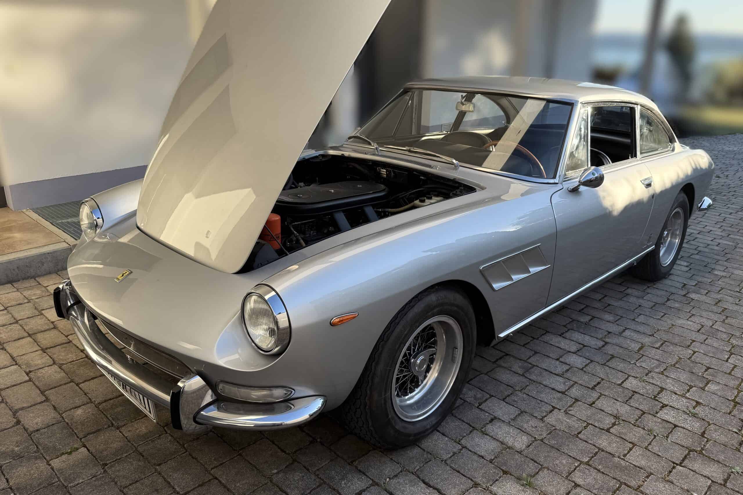 1967_Ferrari_330_GT_2+2_Serie_II Bild von Ferrari 330 GT 2+2